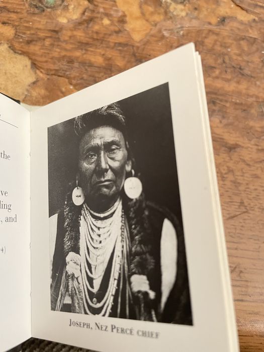 Книга за северно-американските индианци