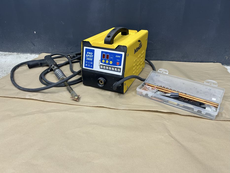 Aparat de tras indreptat tablă Pro Spot 3800 Intensiv