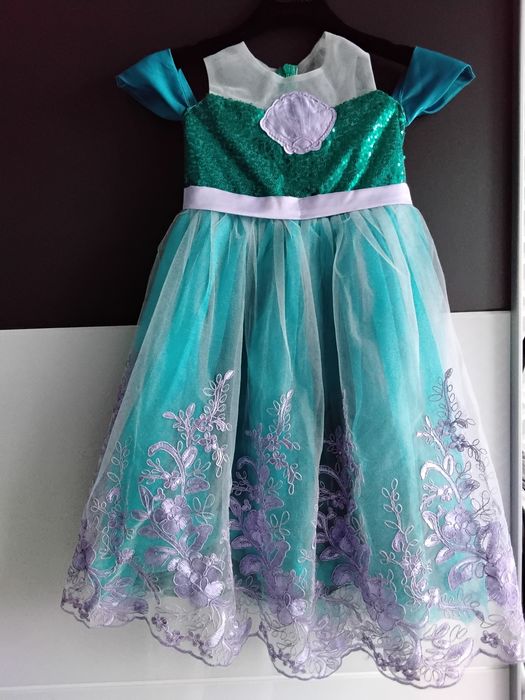 Детска рокличка за момиче нова за 5_6 години до 110 см,цена  30 лв.