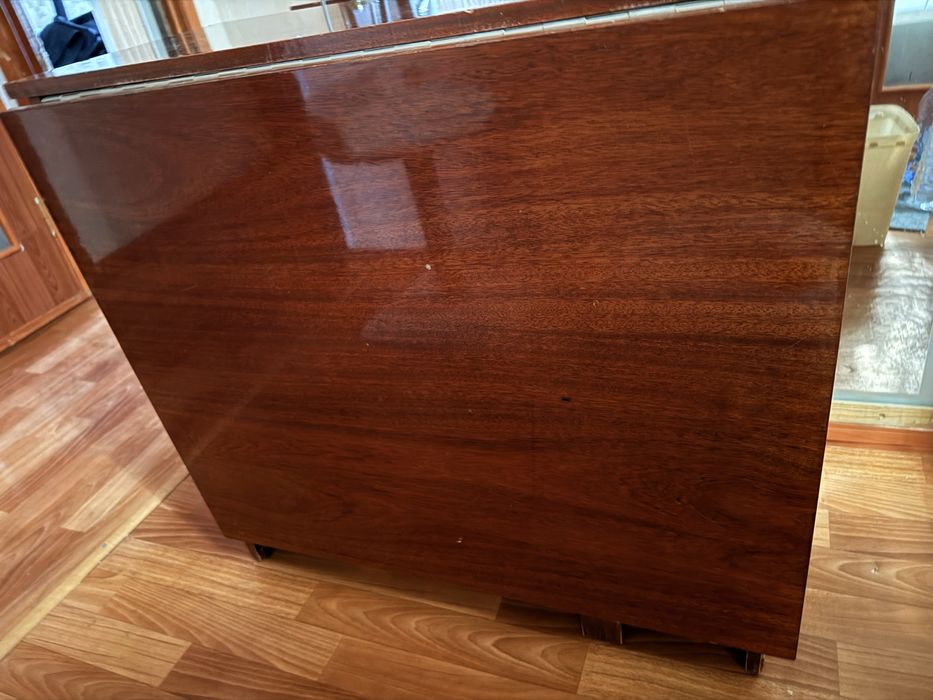 СРОЧНО продам стол