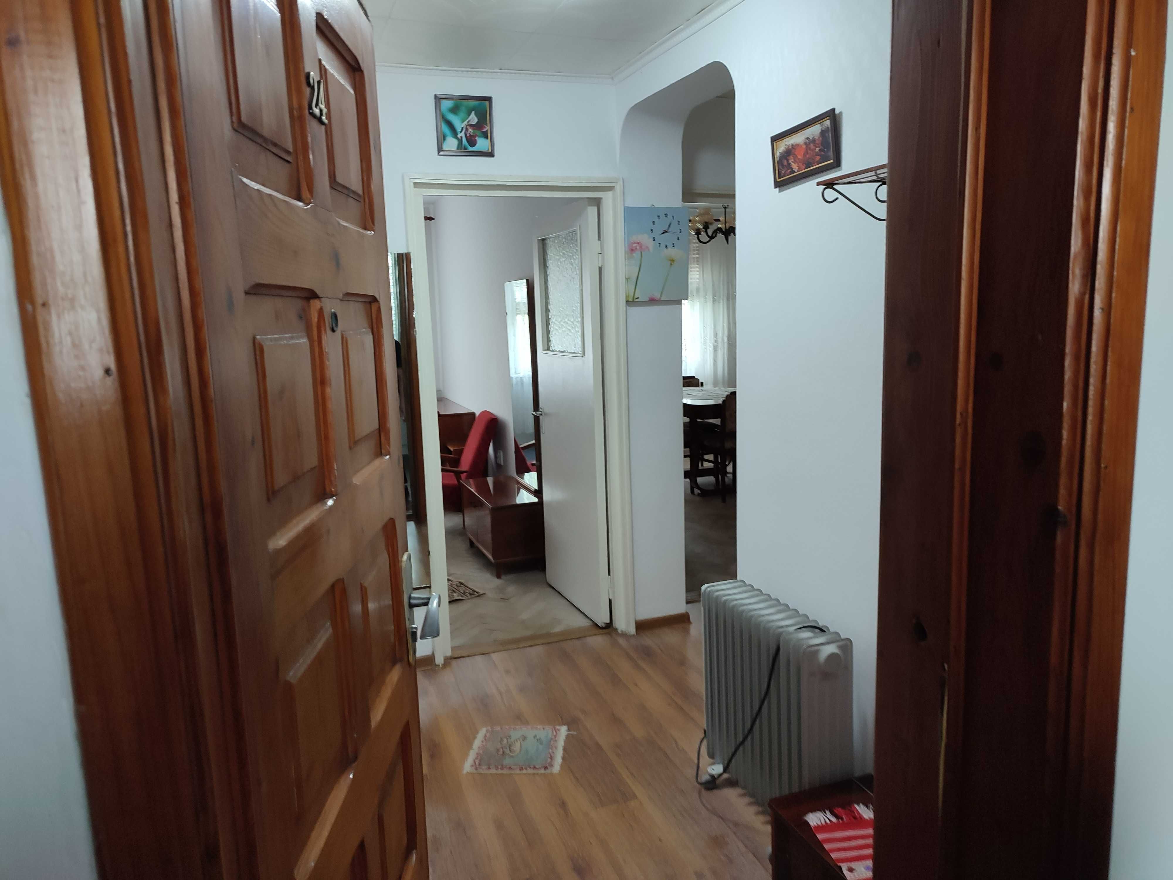 Apartament 2 camere decomandat zona Neptun