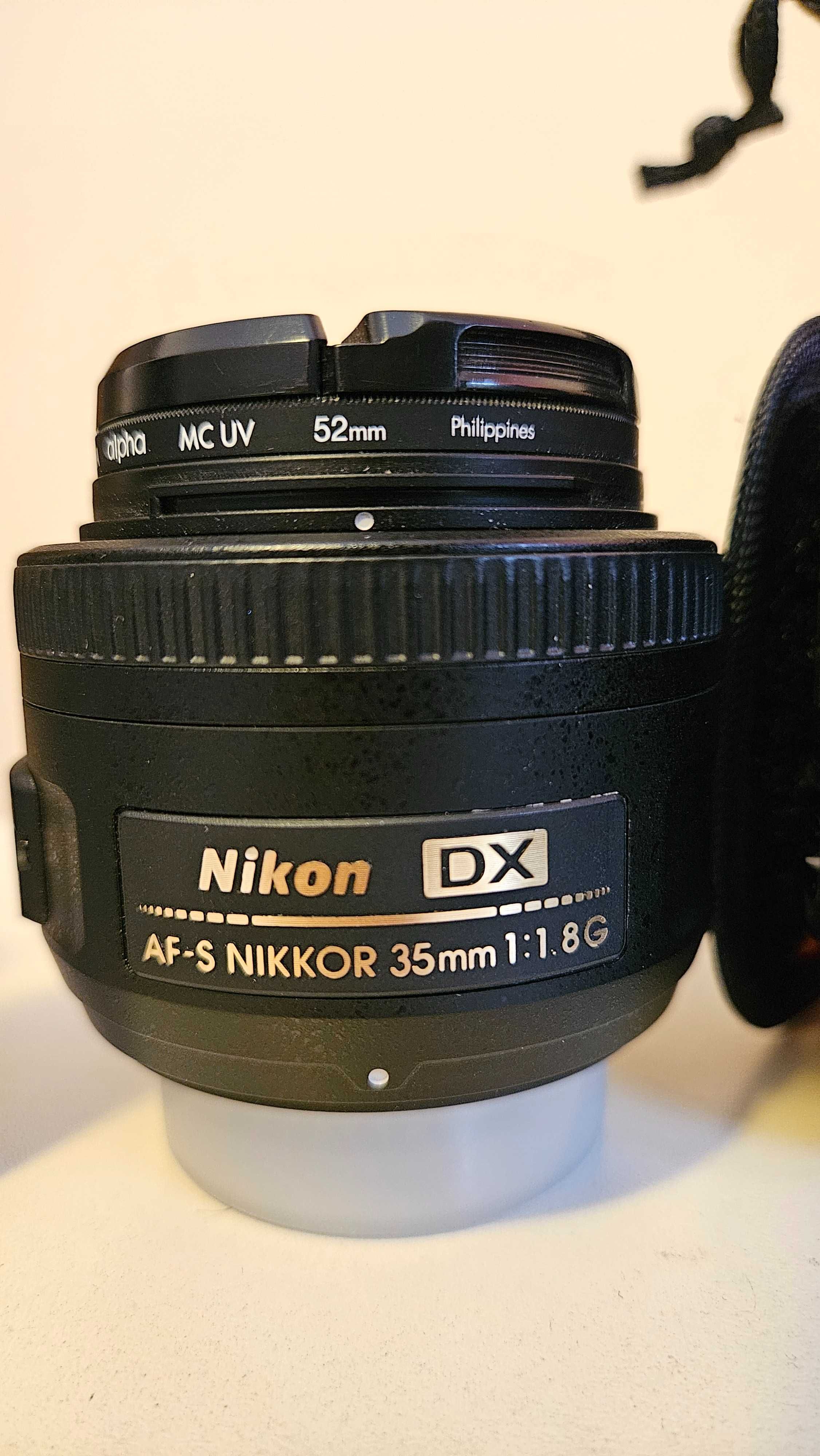 Nikkon D3200 3 обектива + 3 батерии и още.