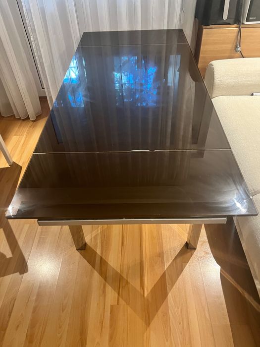 Masă extensibilă modernă din sticlă și inox