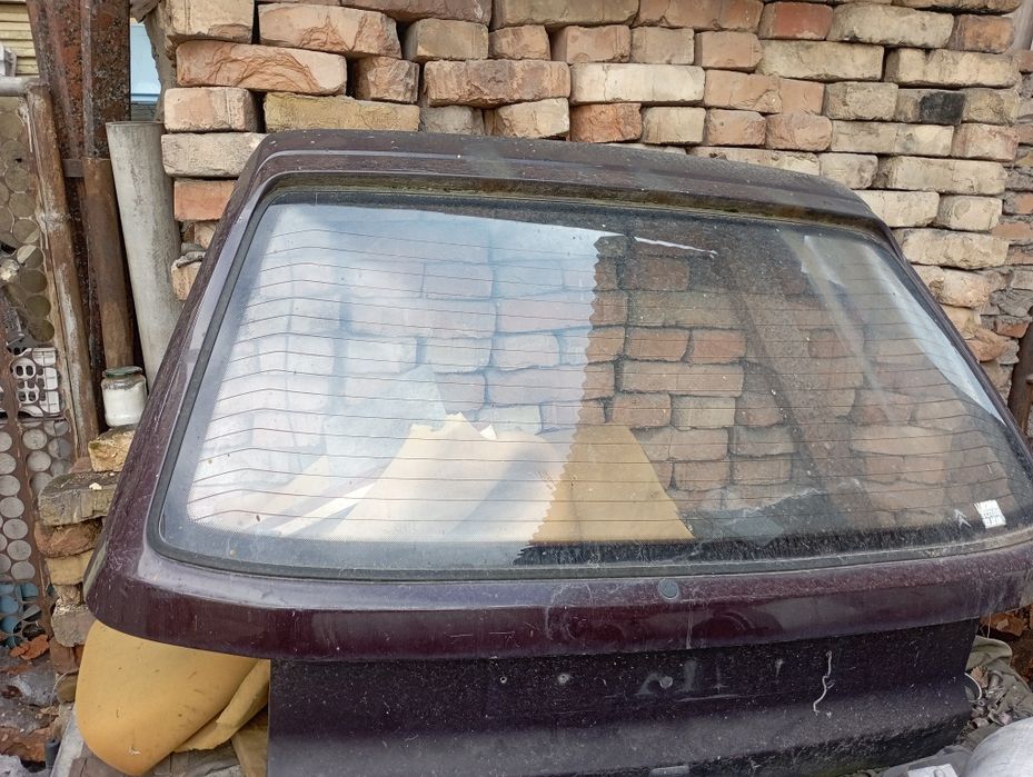 Продам заднюю дверь