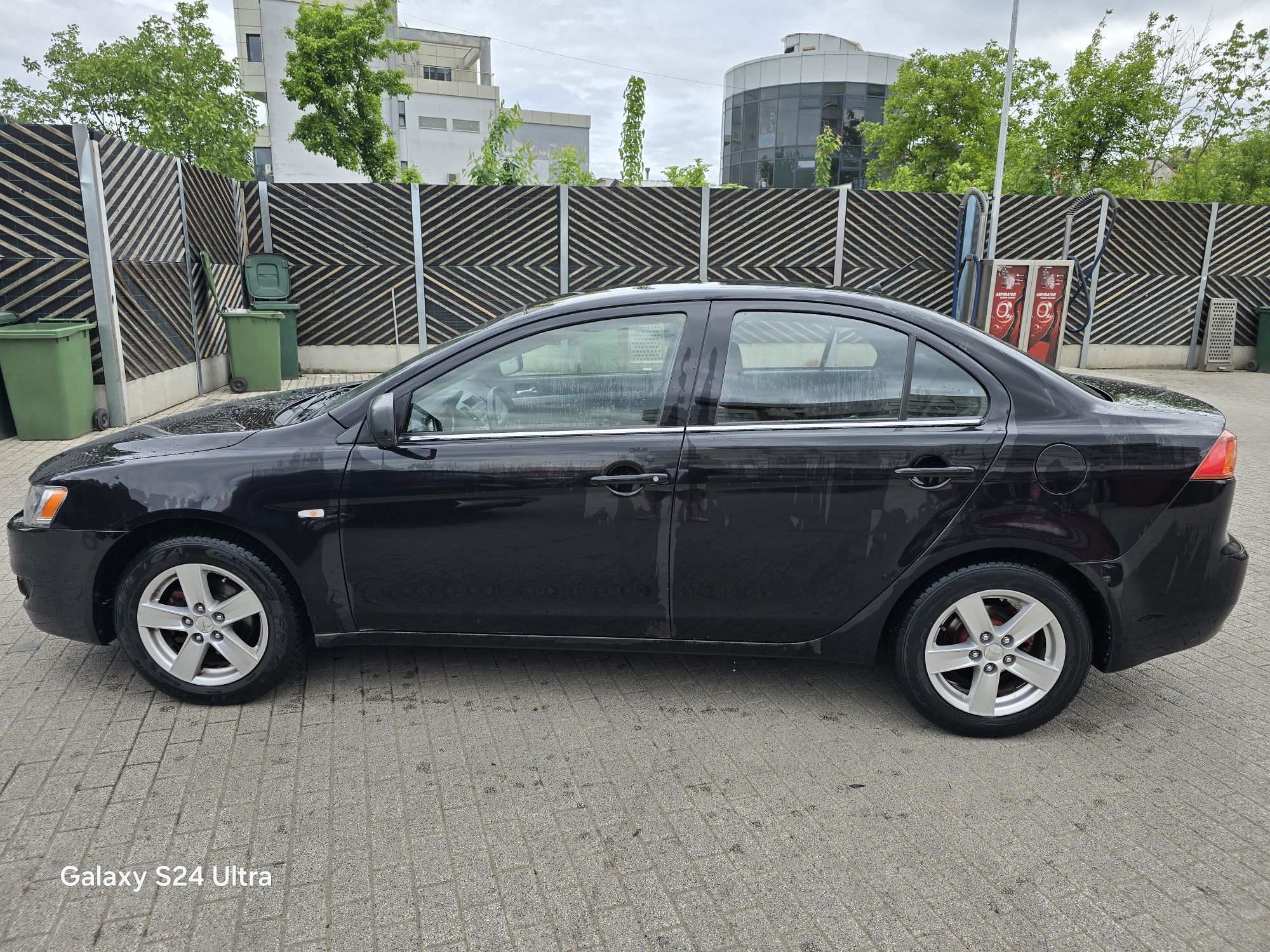 Mitsubishi lancer benzina