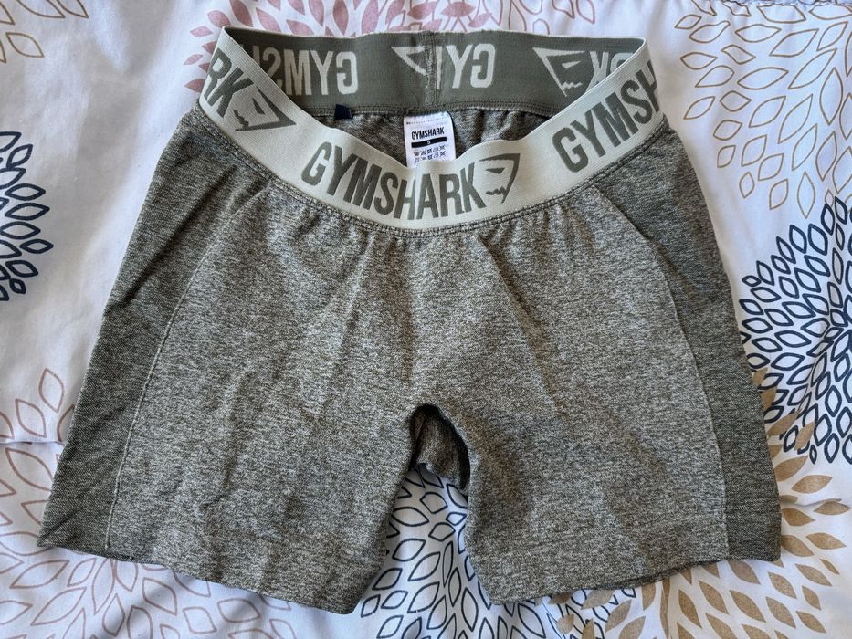 Gymshark къси гащи – размер S, чисто нови
