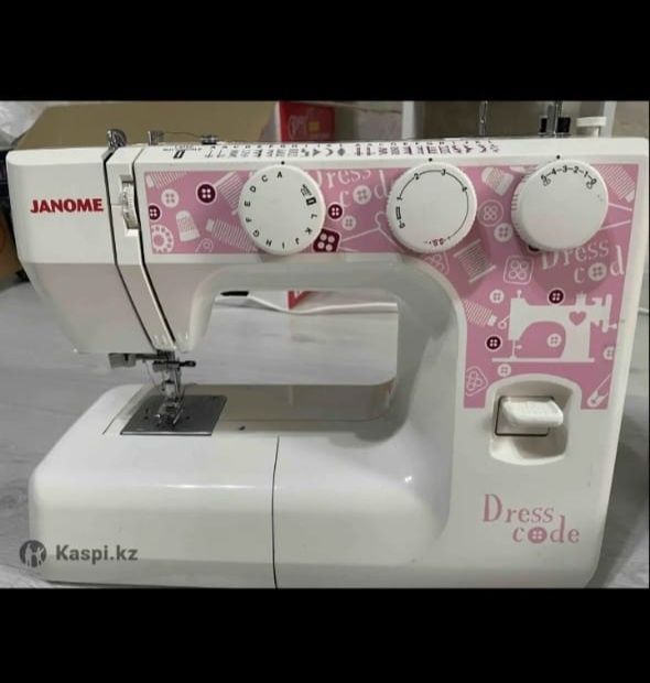 Электромеханическая швейная машина с металлической станиной Janome