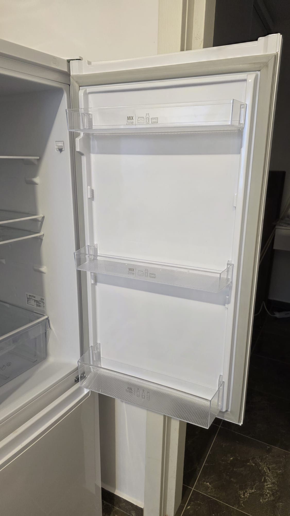 Vand frigider Arctic model AK54 270M30W