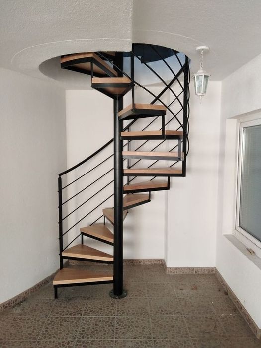 Scari metalice de interior și exterior