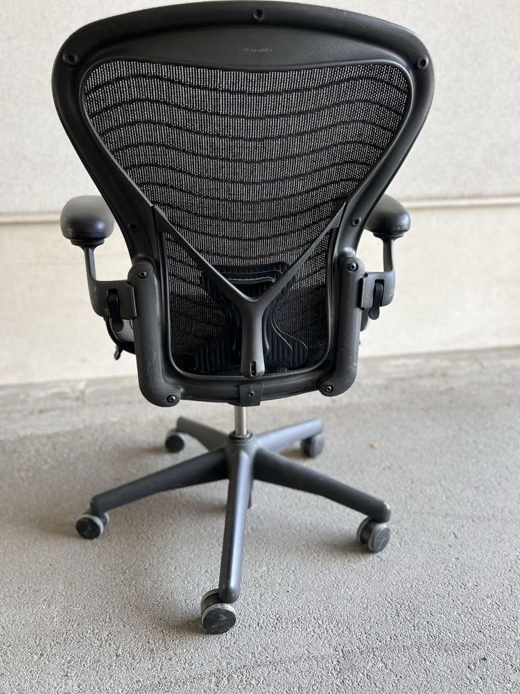 Herman Miller Aeron size B