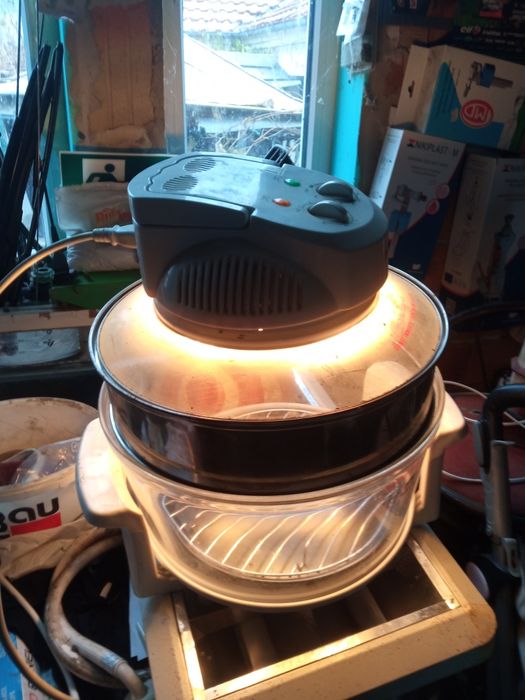 Халогенна фурна  .