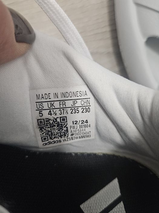 Adidaşi Adidas nr 37. 5