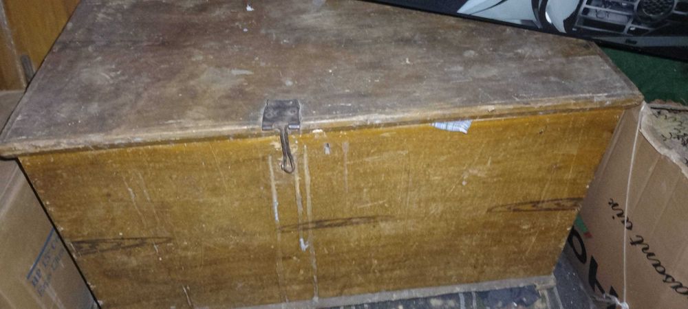 Стар 100 годишен дървен сандък антика!