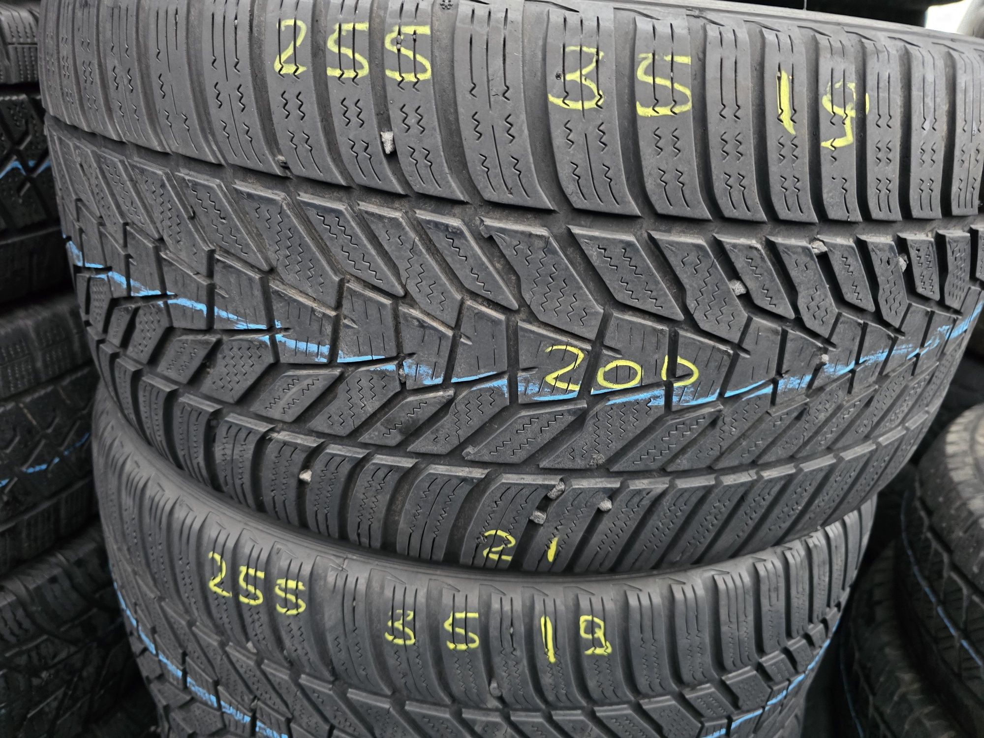 255.35.19 hankook m+s