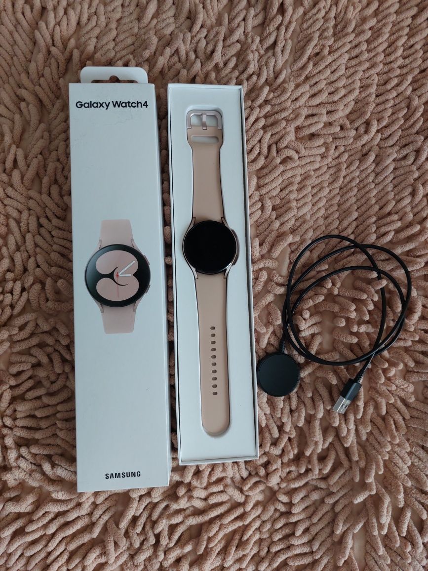 часы Galaxy Watch 4