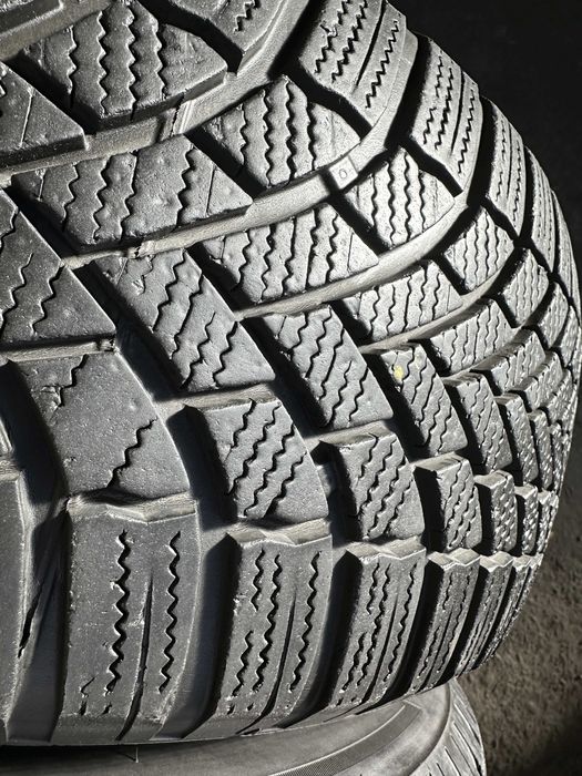 SET 2 Anvelope Iarna 235/60 R17 106H BRIDGESTONE Bizzak Lm 005