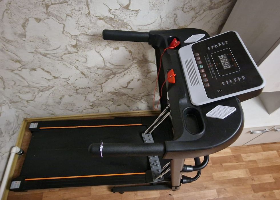 Продам беговую дорожку