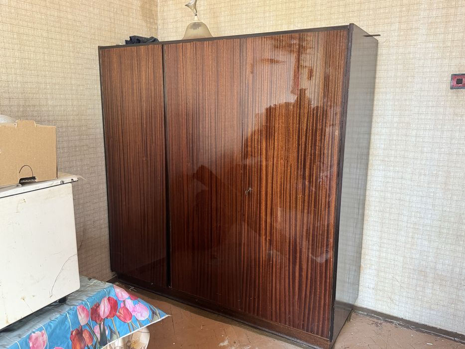 Безплатно гардероб, малка секция