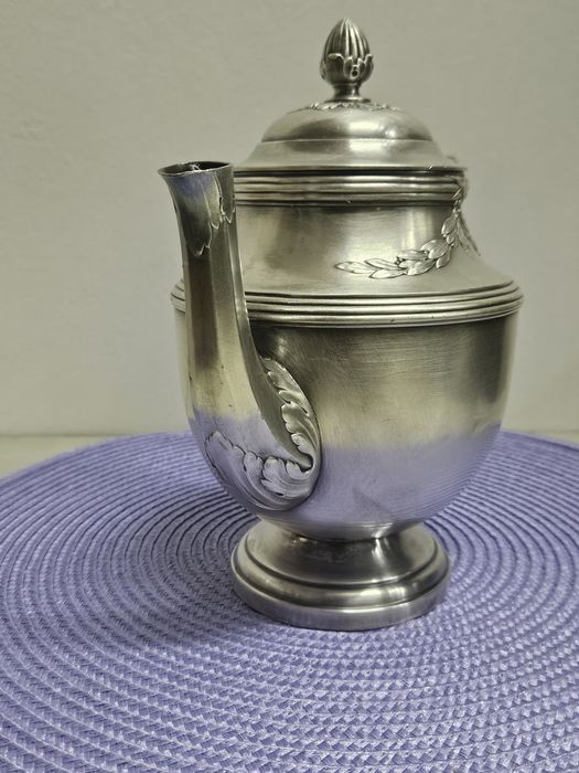 Посребрен френски чайник