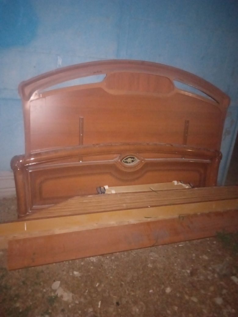 Кровать и разное. продам дешево