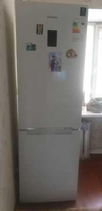 Холодильник как новый самсунг