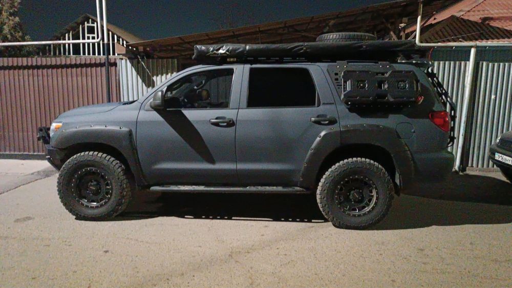 Фендера Toyota sequoia