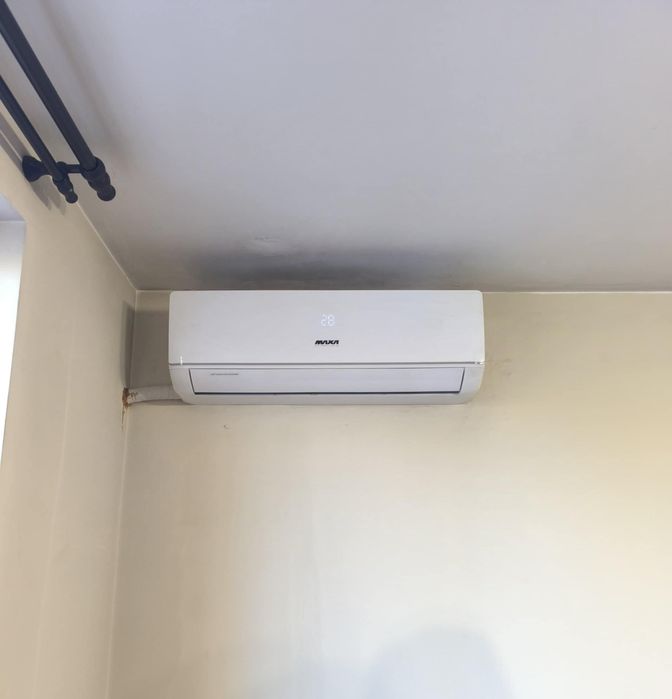 Продавам климатик MAXA 12000 btu