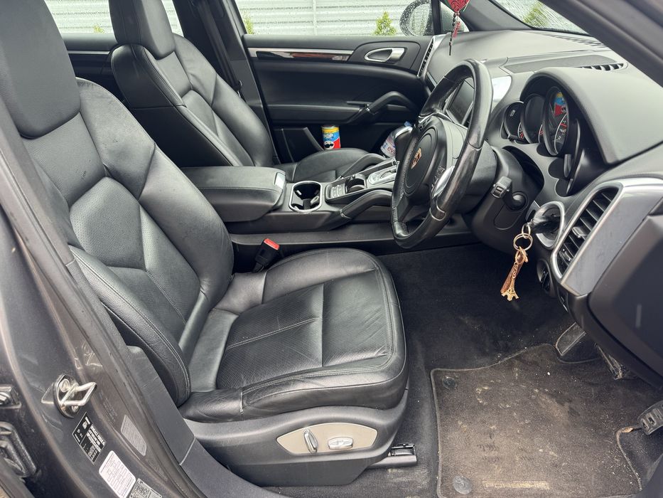 Dezmembrez Porsche cayenne 3.0tdi crca 2011-2017