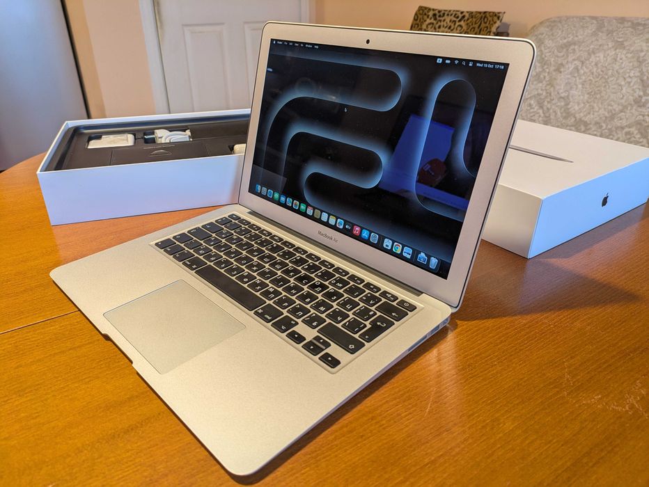 MacBook Air 13" 2015 - Пълен комплект