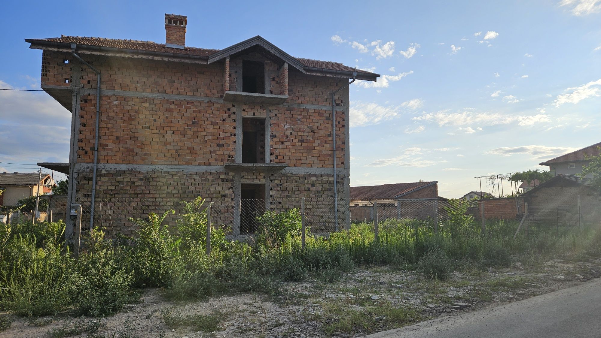 Къща в село Труд с АКТ 16