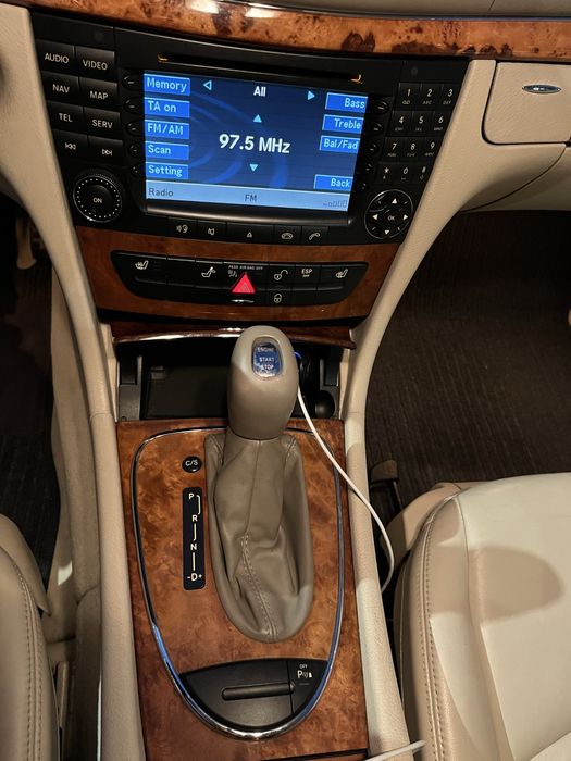 Vând Mercedes-Benz E220 W211