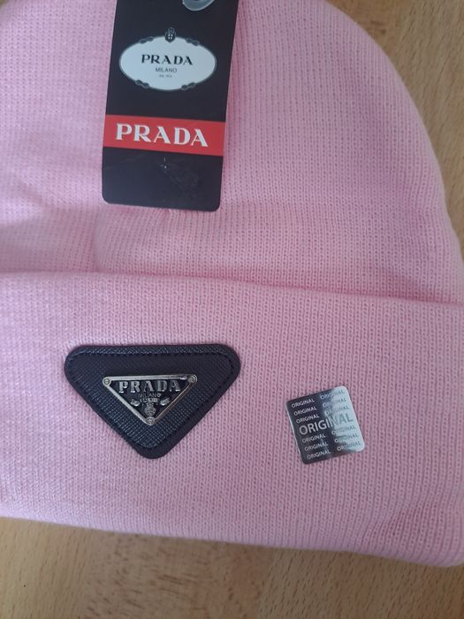 Caciulă Prada pentru Doamne și domnișoare