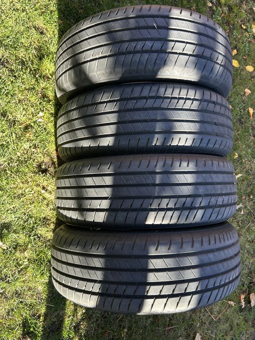 225/60/18 DOT 22 Bridgestone BMW 001