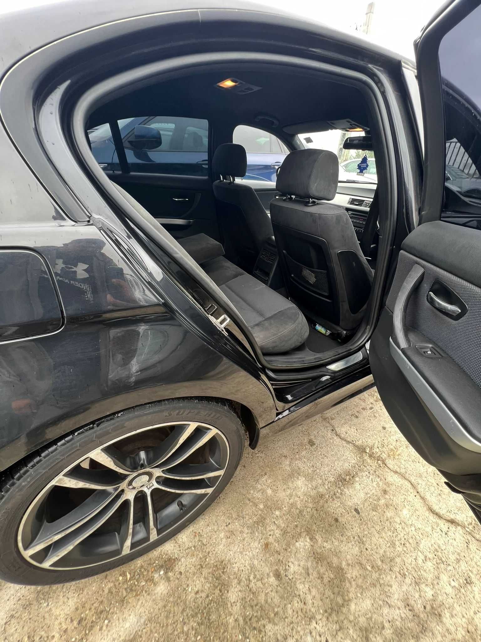 Dezmembrez BMW e90 facelift ,M pack