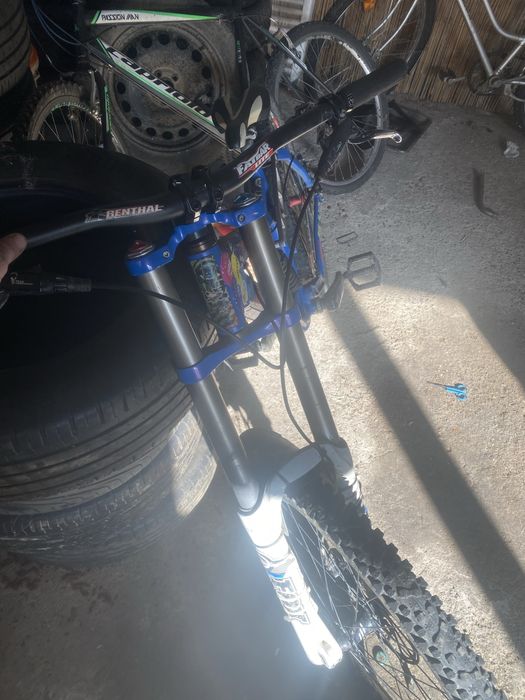 Bicicleta downhill kona stinky