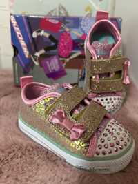 Намалени! Детски светещи кецове обувки  Skechers номер 21