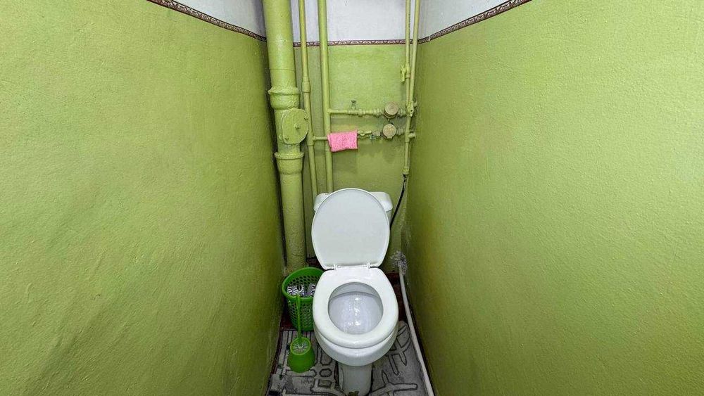 Заканал  28-мактаб 1 қаватда 2 хонали квартира сотилади. ID: 1455