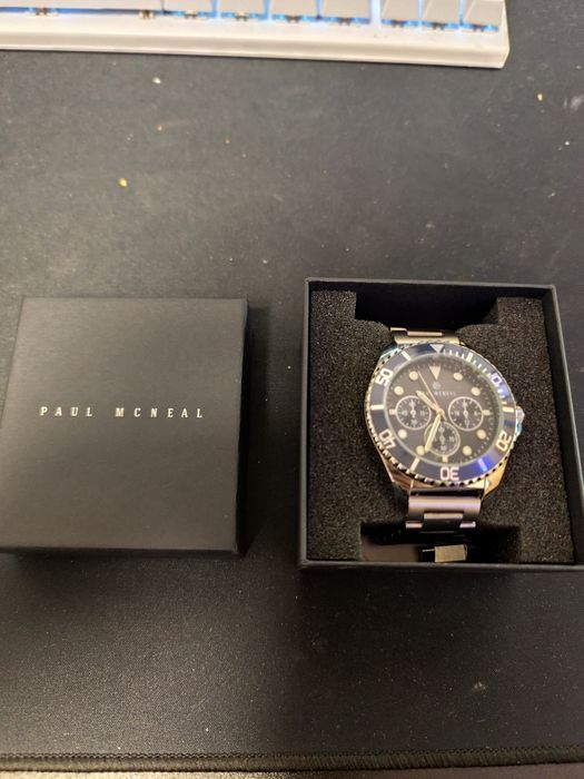 Чисто нов часовник Paul Mcneal