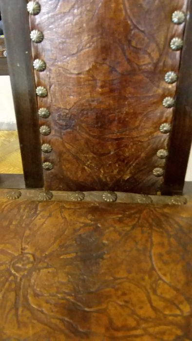 Столове за трапезария - тапицирани от масив