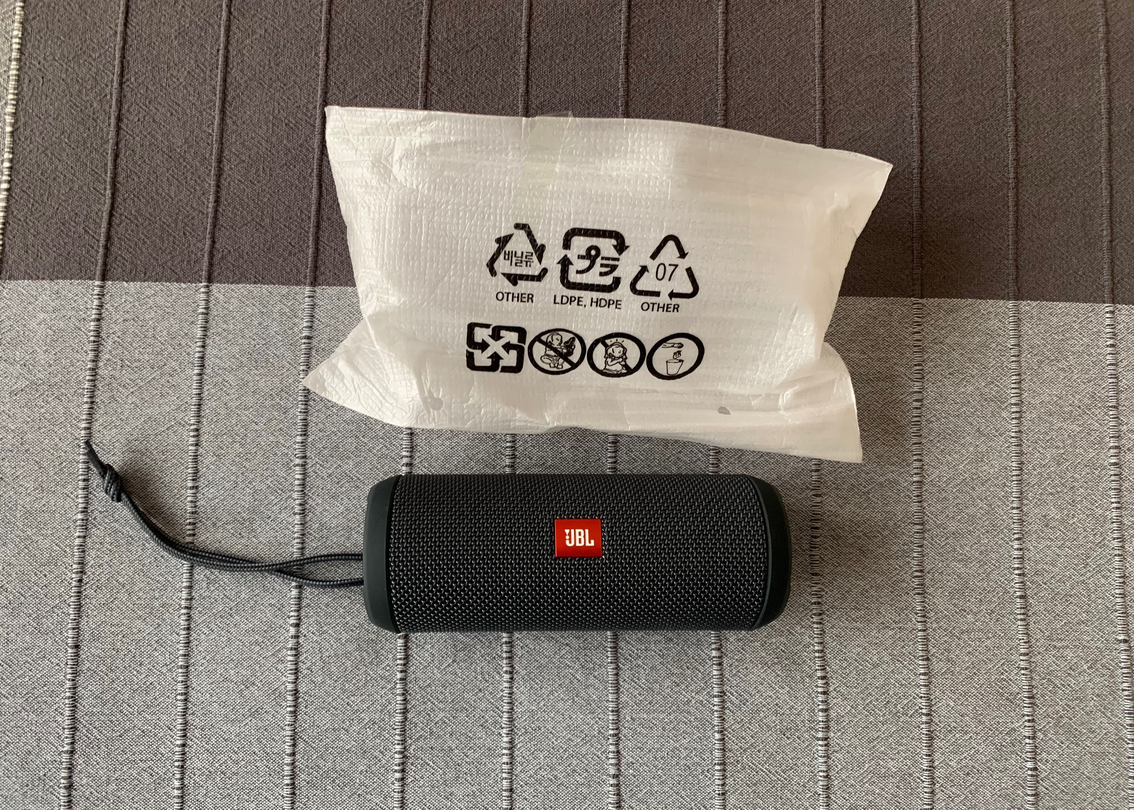 JBL Flip by HARMAN 4.1 водоустойчива портативна колонка