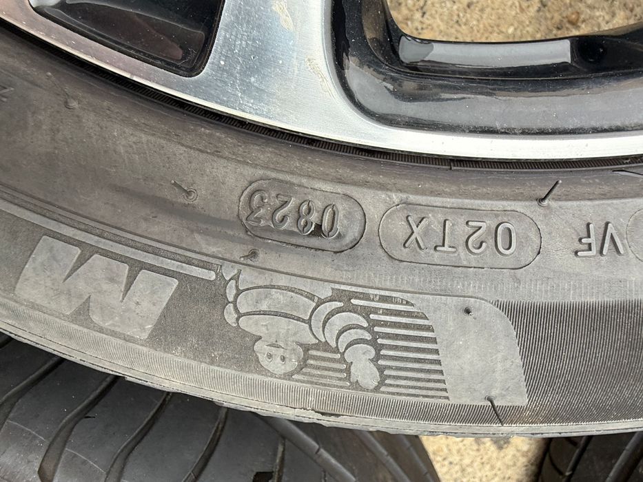 Jante Bmw Serie 3 4 5/225 50 18/Michelin/Dot 23/BI color