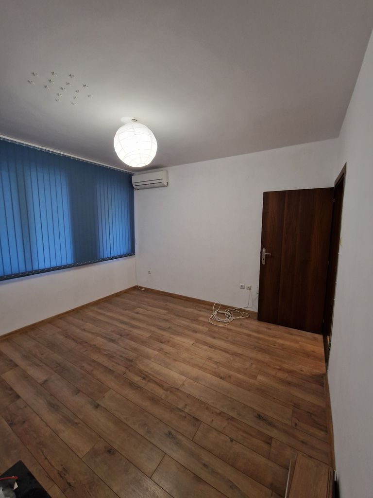 Дава се под наем Двустаен апартамент в Варна, Конфуто - 48 кв.м за 306 € - Снимка #10