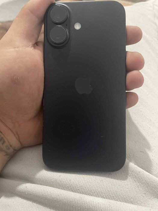 Iphone 16 , telefonul arata 10/10 folie de proctectie si husa