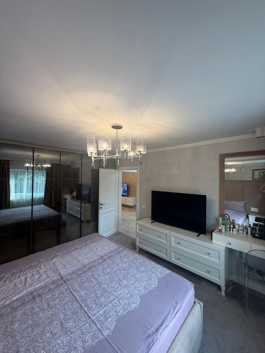 Vand apartament 4 camere