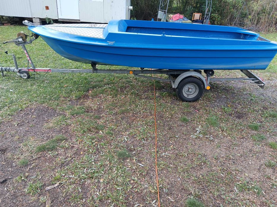Vand barca fără motor