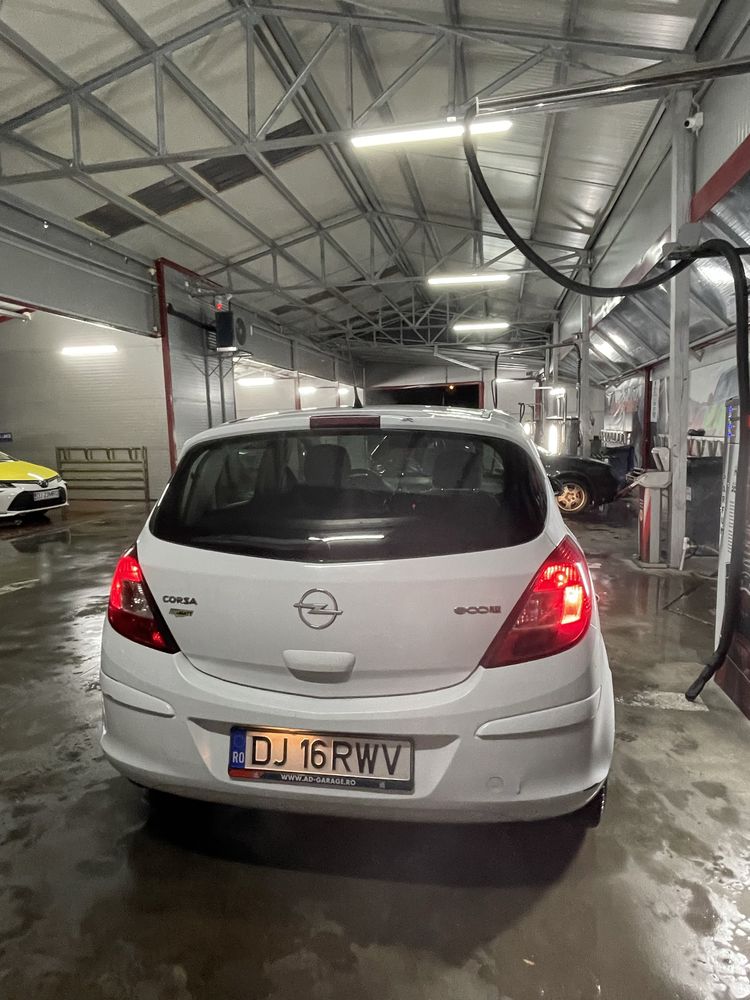 Opel corsa D 2011 1.3 diesel