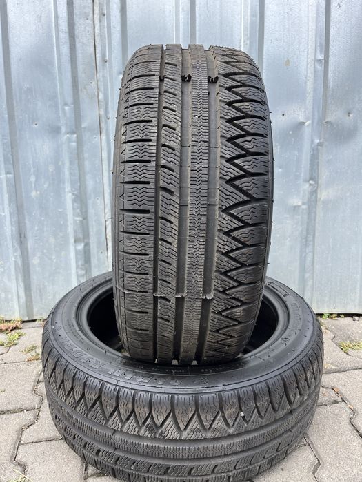 2 anvelope iarna 235/45 R17, stare noua! 8mm profil! DOT 2020!