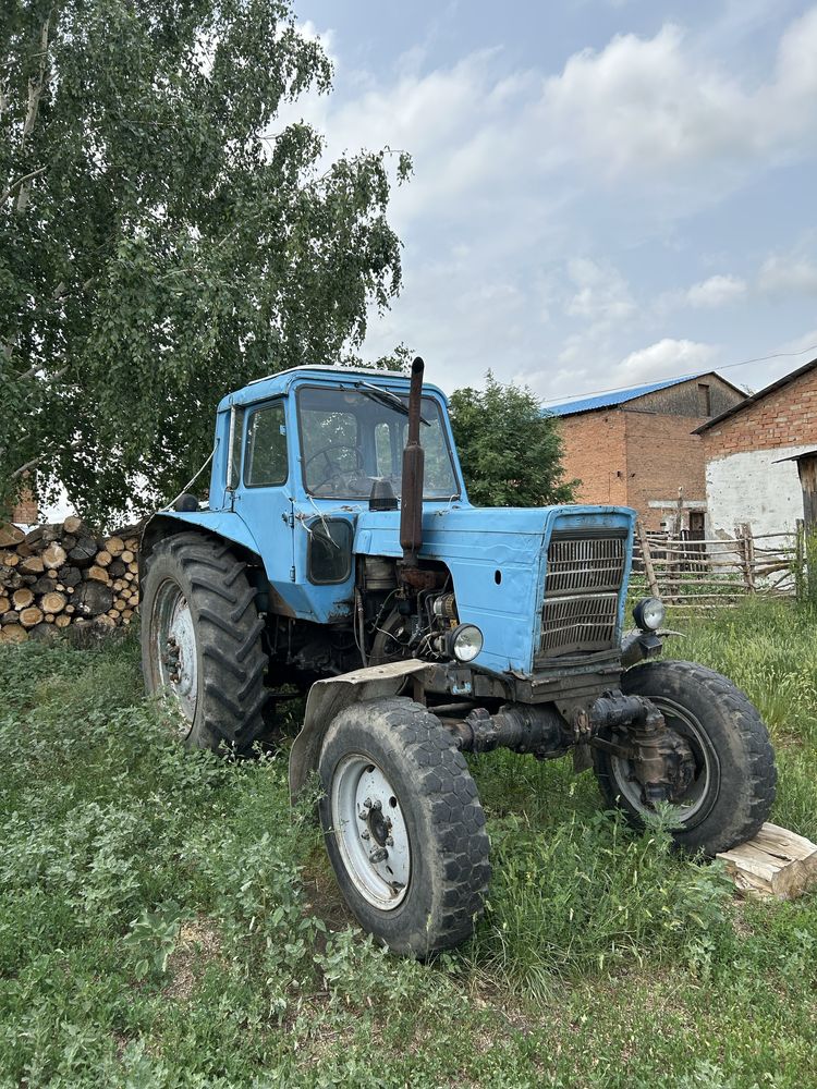 Продаются два трактора мтз-82