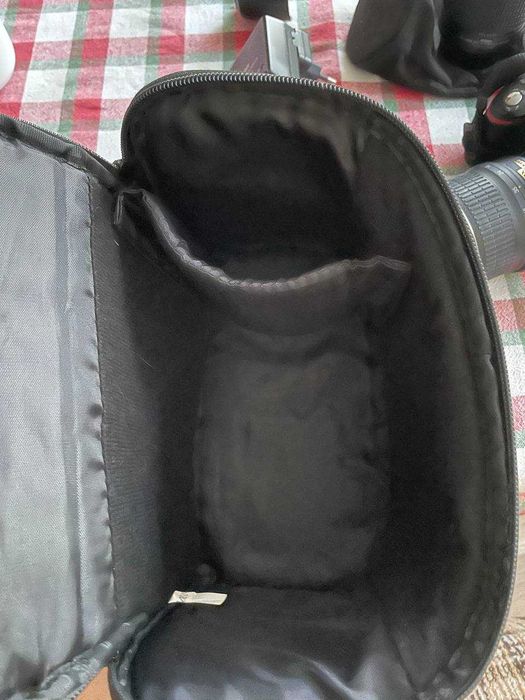 Продавам фотоапарат Nikon D3200