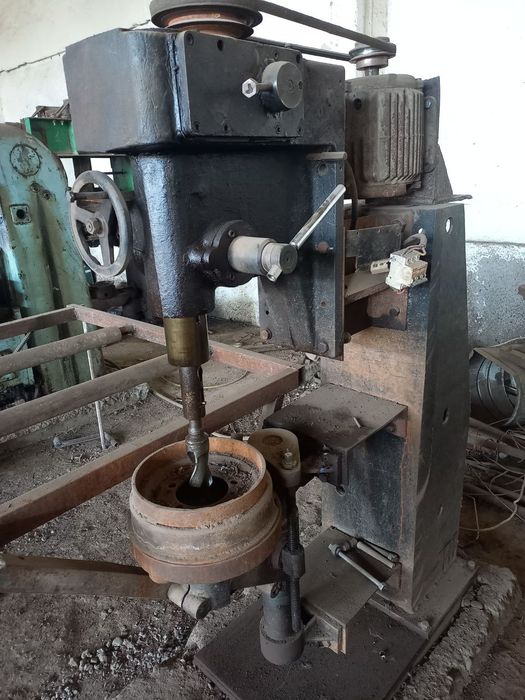 Продаётся токарные станки рабочие состояние возможно торг уместен